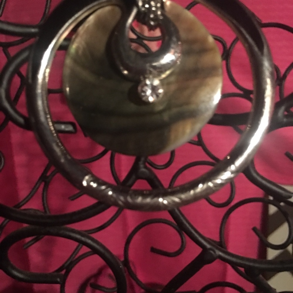 You will 🤟your new necklace